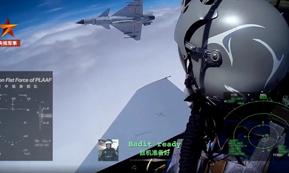 "Τσαμπουκάδες" στον αέρα και κόντρες με J-10 (ΒΙΝΤΕΟ)